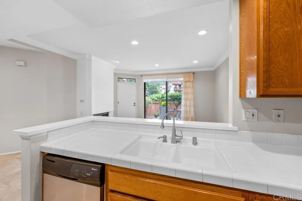 https://cdn.realtyfeed.com/cdn/127/306455020/7a2225ab28d31547f9f85152e9c31357.webp