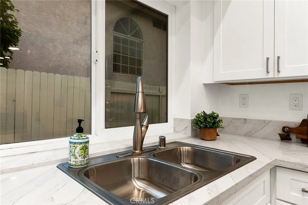 https://cdn.realtyfeed.com/cdn/127/306455046/06c1e2a845efdfba43e0cb4e7fa1bb1b.webp