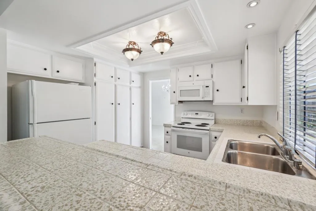 https://cdn.realtyfeed.com/cdn/127/306455067/fdf58ce878a2f55efca6da8d2d18ce4b.webp