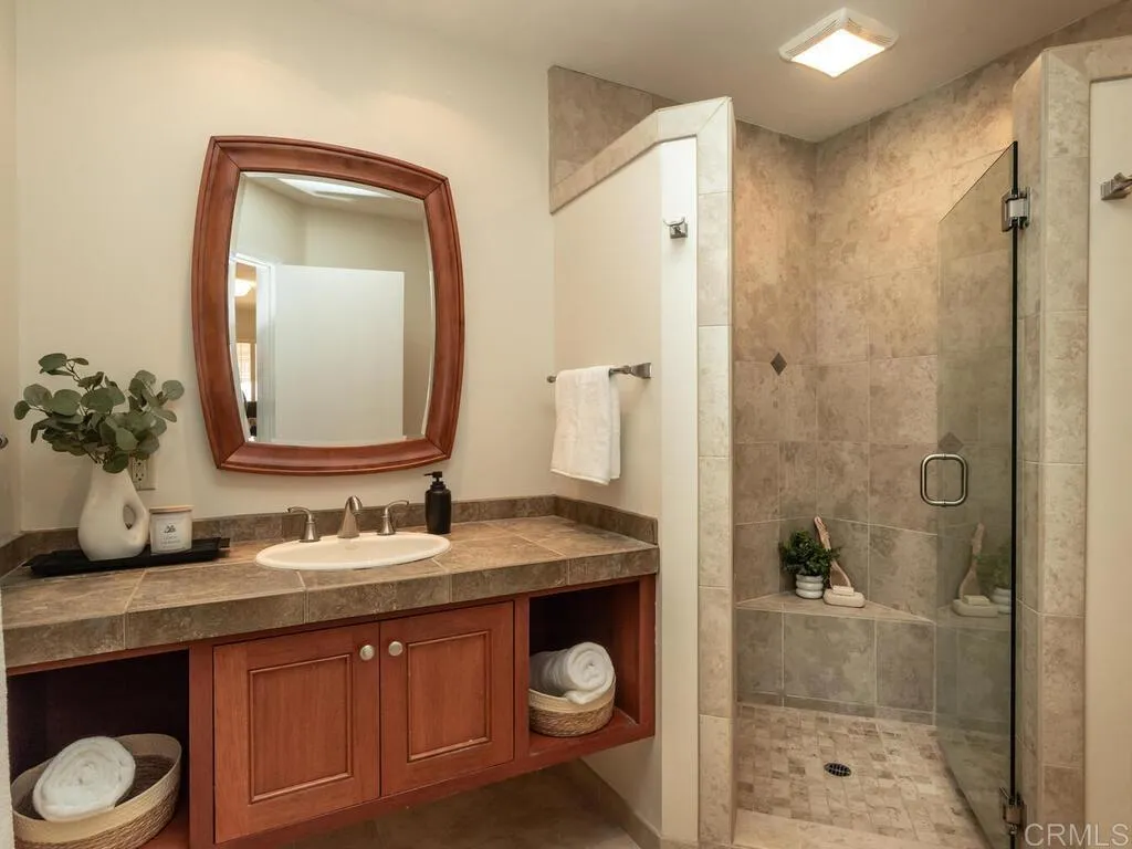 https://cdn.realtyfeed.com/cdn/127/306455152/b7fb74a288974b89af35b72e885ae179.webp