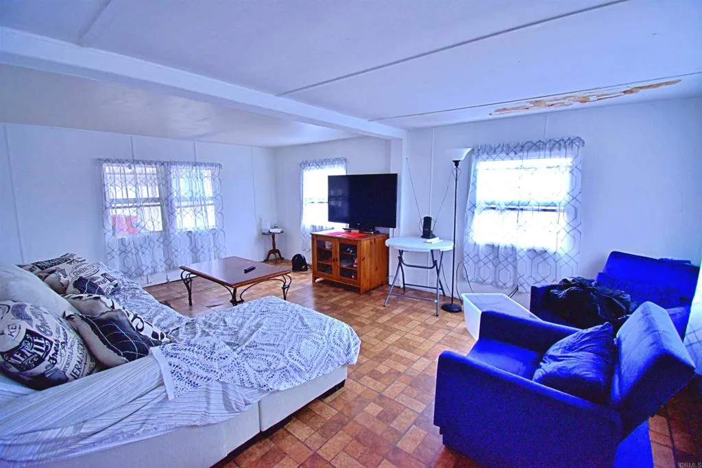 https://cdn.realtyfeed.com/cdn/127/306455259/04d65e7416b71d9cbe6d4ad87adc2ab4.webp