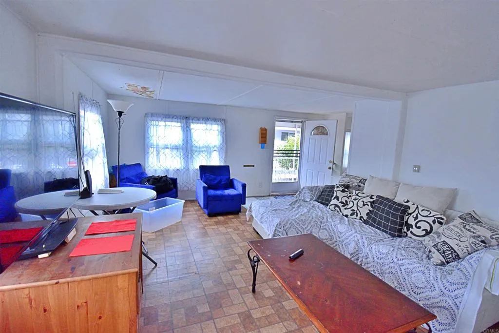 https://cdn.realtyfeed.com/cdn/127/306455259/dca5a8f161b03e241d7094b31292c828.webp