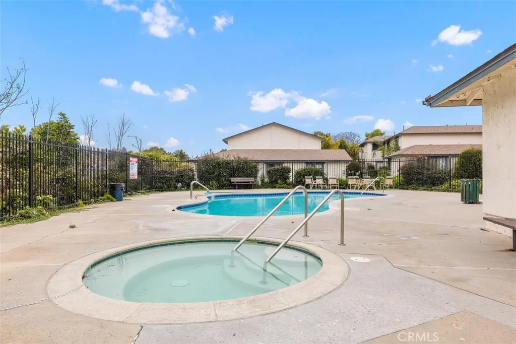 https://cdn.realtyfeed.com/cdn/127/306455350/1230bd3f31dd15731cb3eaef40ab55fd.webp