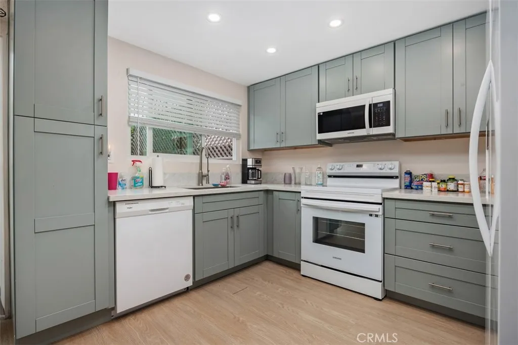 https://cdn.realtyfeed.com/cdn/127/306455350/417eb33b1ffe9c8ce7dc2d9c644b888e.webp