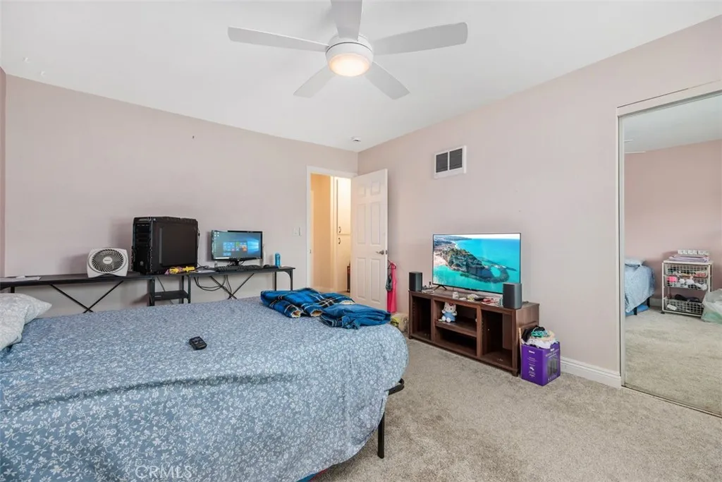 https://cdn.realtyfeed.com/cdn/127/306455350/e6f26e8dd9d1286f49950227050ffe01.webp