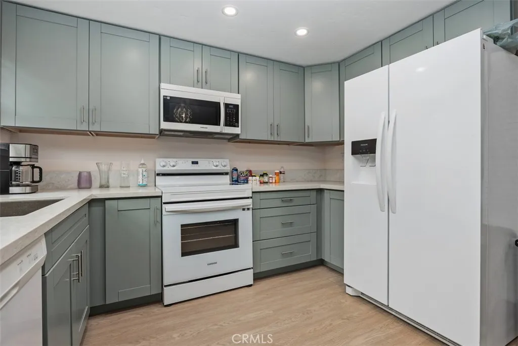 https://cdn.realtyfeed.com/cdn/127/306455350/fa754d2a57ad7439b3fc0c9678ba131d.webp
