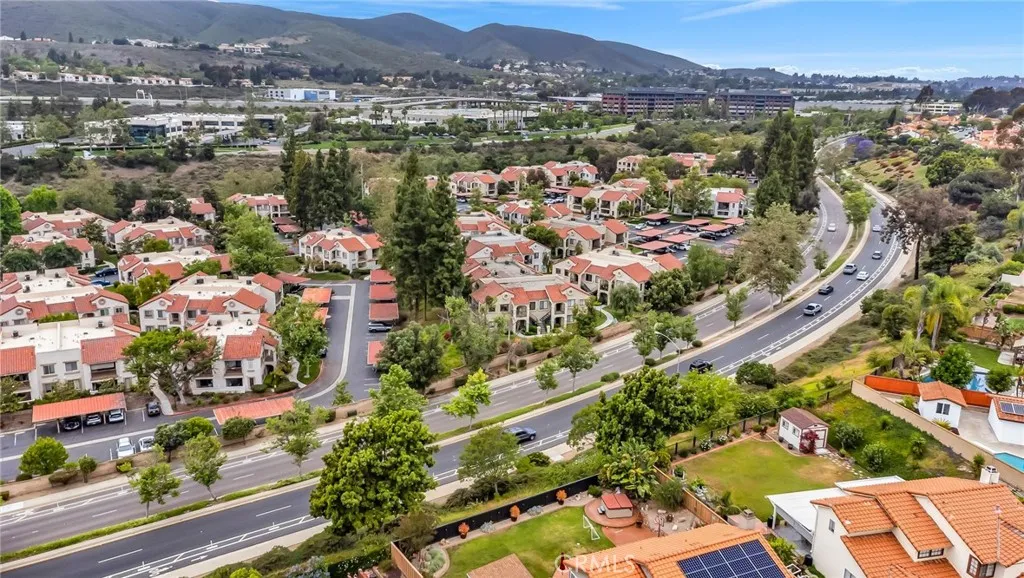 https://cdn.realtyfeed.com/cdn/127/306455421/cc8d19cc5c13472e9b07c305a9d9dc7f.webp