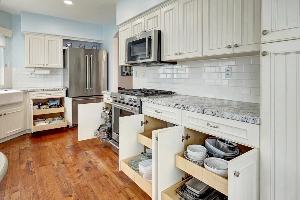 https://cdn.realtyfeed.com/cdn/127/306455456/b3ddc98aba3090115932196092c48cf5.webp