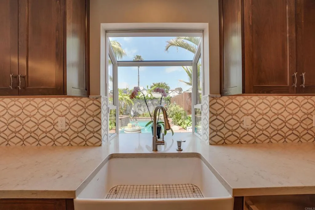 https://cdn.realtyfeed.com/cdn/127/306455493/75250f9b7260b7581b3d83f4b56c154b.webp