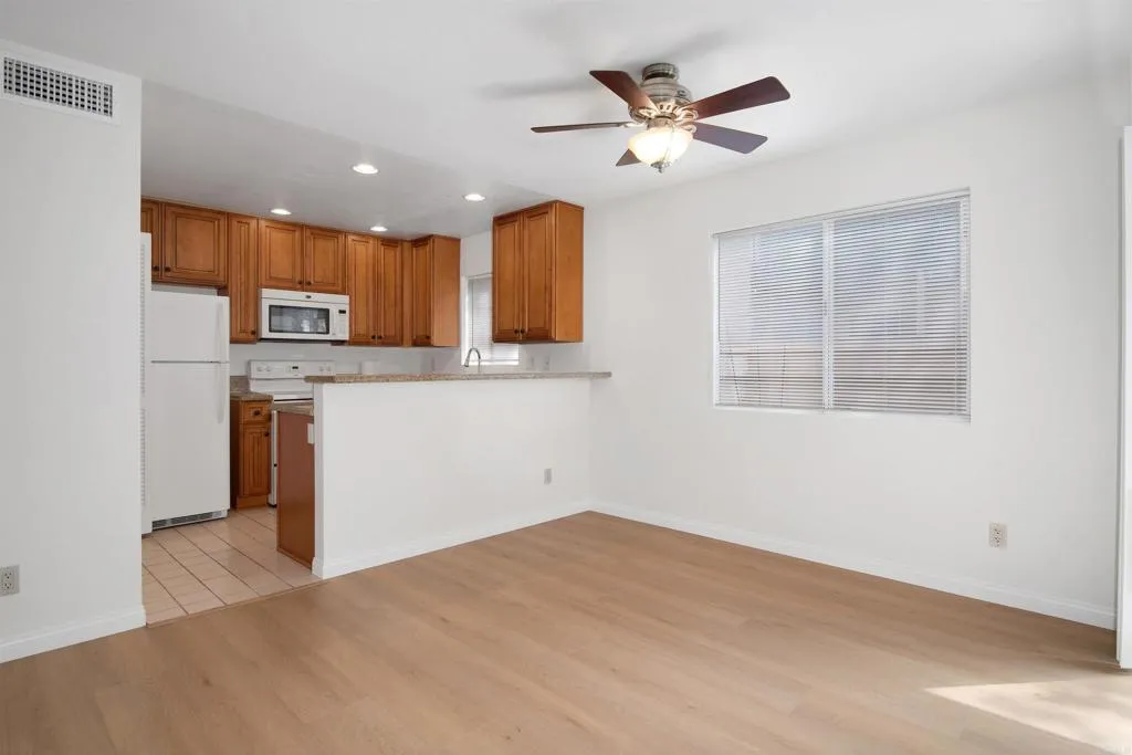 https://cdn.realtyfeed.com/cdn/127/306455557/1cad53092e70e6ae3370354b7590685a.webp