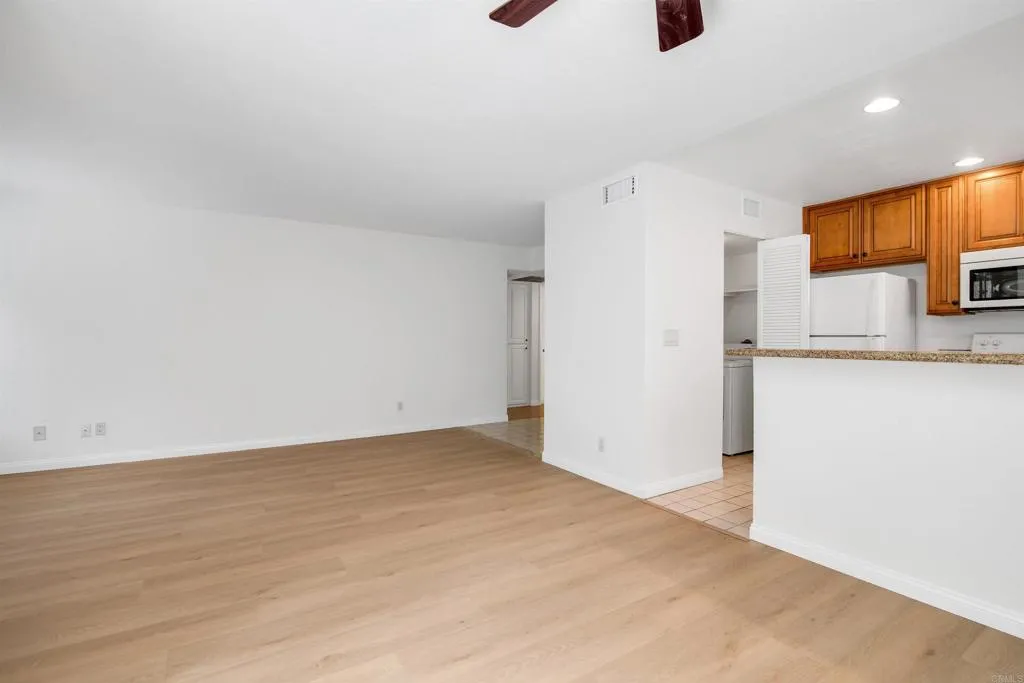 https://cdn.realtyfeed.com/cdn/127/306455557/a991cfe875d108d7b8d0fabc08098afc.webp
