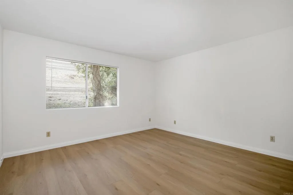 https://cdn.realtyfeed.com/cdn/127/306455557/aa9668f8f9a385e3a7c3fe9e1ed83cf0.webp
