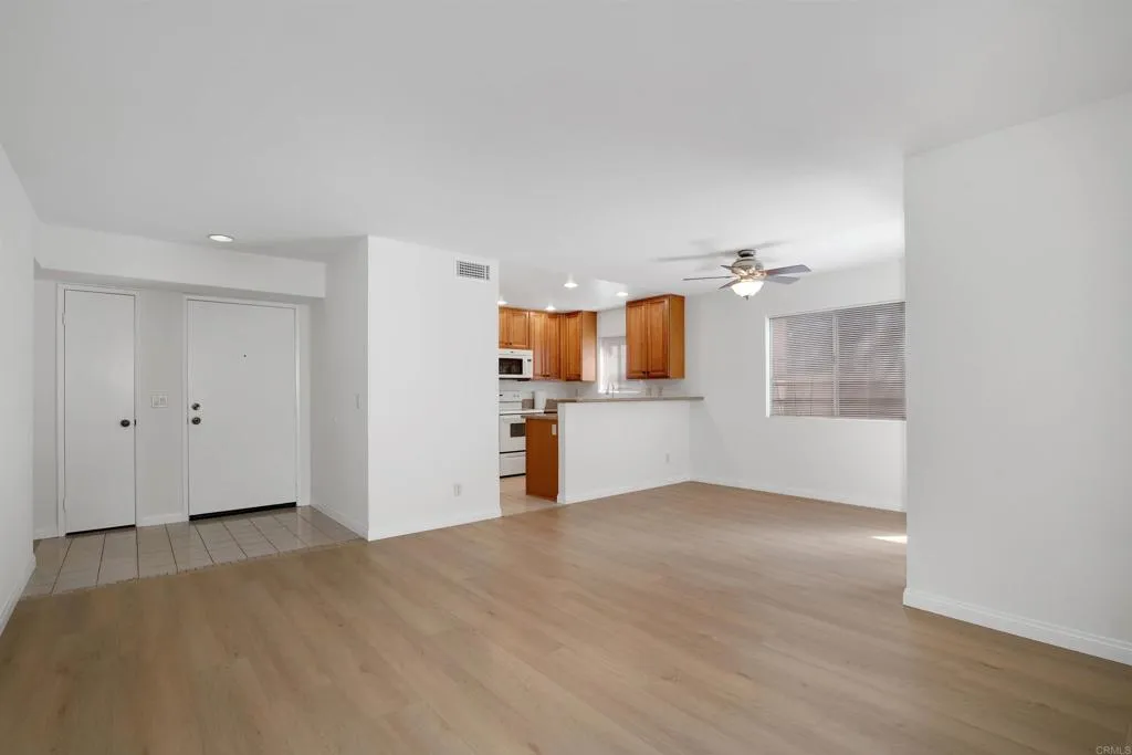 https://cdn.realtyfeed.com/cdn/127/306455557/ac8ea97d50a255bb4c510e189a0965eb.webp