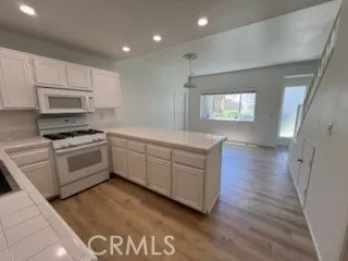 https://cdn.realtyfeed.com/cdn/127/306455598/32f34e575f639ebadb621ca671021651.webp