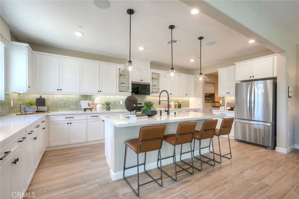 https://cdn.realtyfeed.com/cdn/127/306455633/50848d2f73cbea517e12e3e3b74421b8.webp