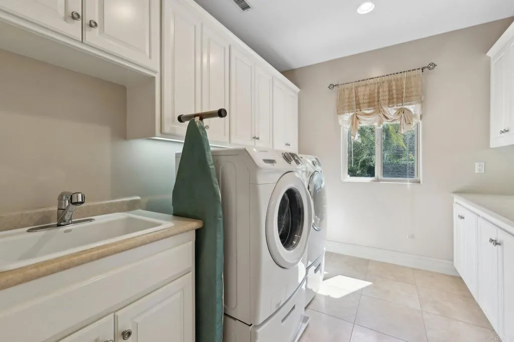 https://cdn.realtyfeed.com/cdn/127/306455638/0cc53b8da9c80ffa51ab343183a83281.webp