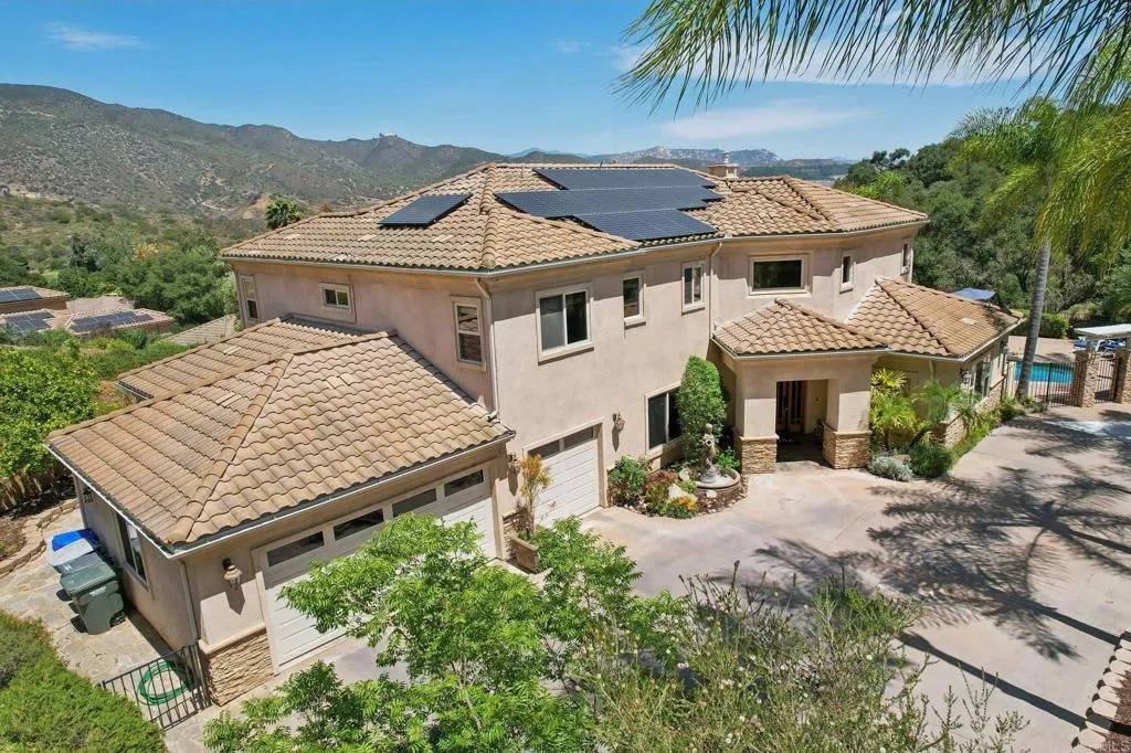 https://cdn.realtyfeed.com/cdn/127/306455638/5d143319f95c678fd8a49f0d1673f450.webp