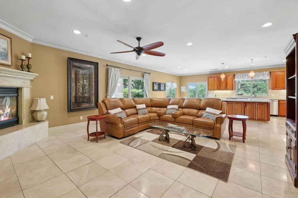 https://cdn.realtyfeed.com/cdn/127/306455638/f900aa9147c563f1f84269097d8c6880.webp