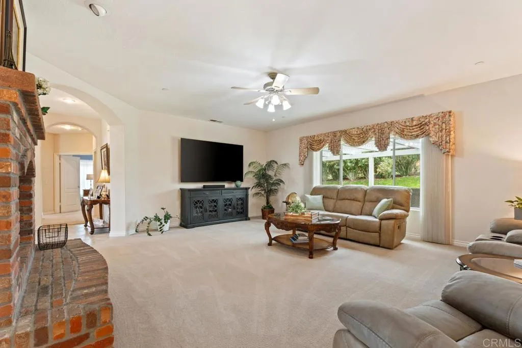 https://cdn.realtyfeed.com/cdn/127/306455662/2374c28ea21677532eae358d9dfffbf1.webp