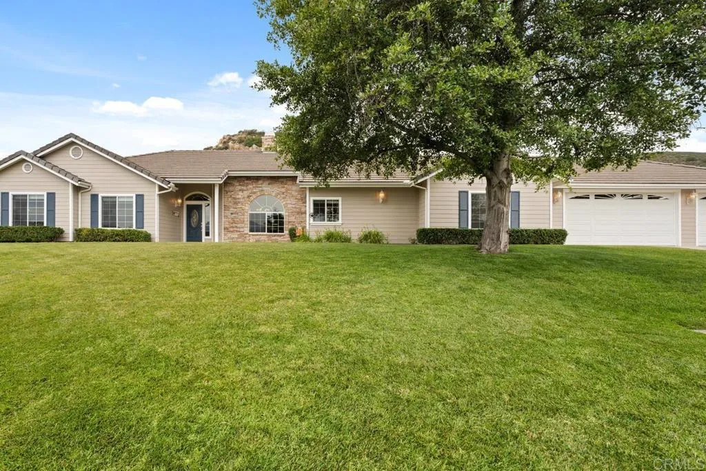 https://cdn.realtyfeed.com/cdn/127/306455662/3286461ad16d41b2ee94528510848b33.webp