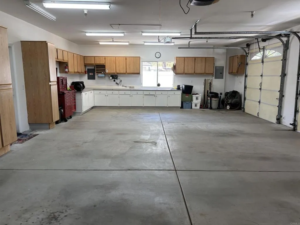 https://cdn.realtyfeed.com/cdn/127/306455662/4868290e5bd3b5d622e4adeb77c866ab.webp