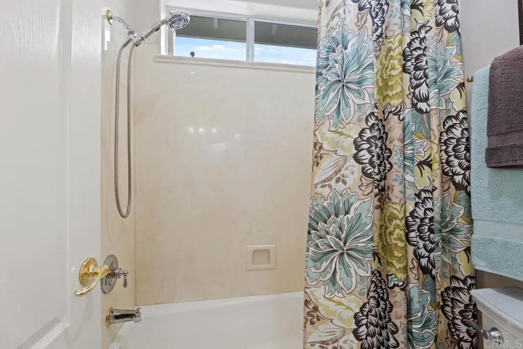 https://cdn.realtyfeed.com/cdn/127/306455662/83cf607aca6119746539a5948a0397aa.webp