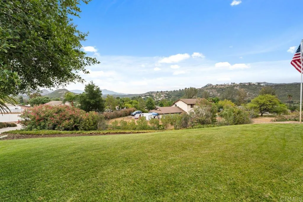 https://cdn.realtyfeed.com/cdn/127/306455662/8cfbf74fe01549e1ce63cd85bf92a09f.webp
