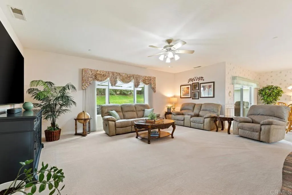 https://cdn.realtyfeed.com/cdn/127/306455662/9c574212f6b73f56a6628afb56ff582b.webp