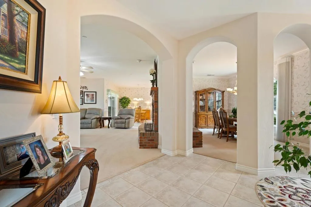 https://cdn.realtyfeed.com/cdn/127/306455662/c8fe2bcb4c09b6108ce86bb6c2b47a5d.webp