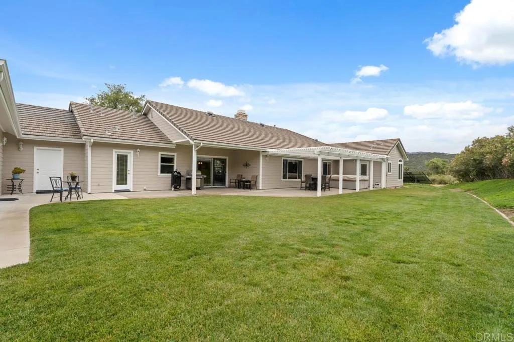 https://cdn.realtyfeed.com/cdn/127/306455662/faa1fdbe07b1ef975e6bc64256ead6fb.webp