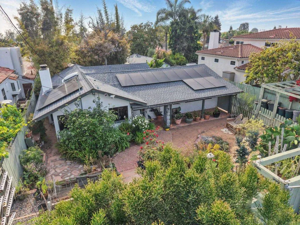 https://cdn.realtyfeed.com/cdn/127/306455847/5a7a8f7b4c756b588fe7e283d4c83dbe.webp
