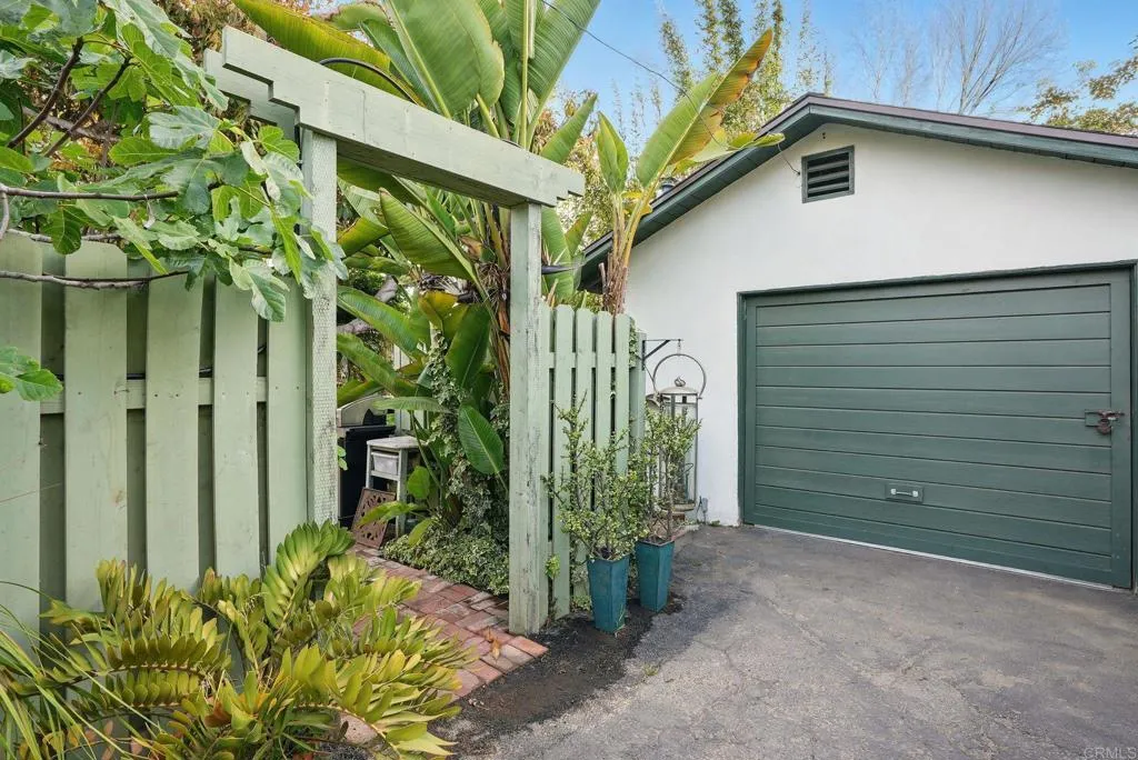 https://cdn.realtyfeed.com/cdn/127/306455847/cff3f5e6bead73570de3fa5176d57dfd.webp