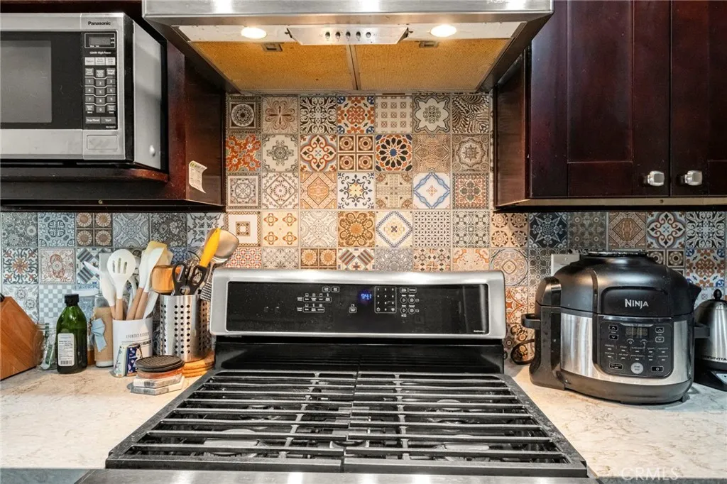 https://cdn.realtyfeed.com/cdn/127/306455992/9931886276828662ff56f9930faef37a.webp
