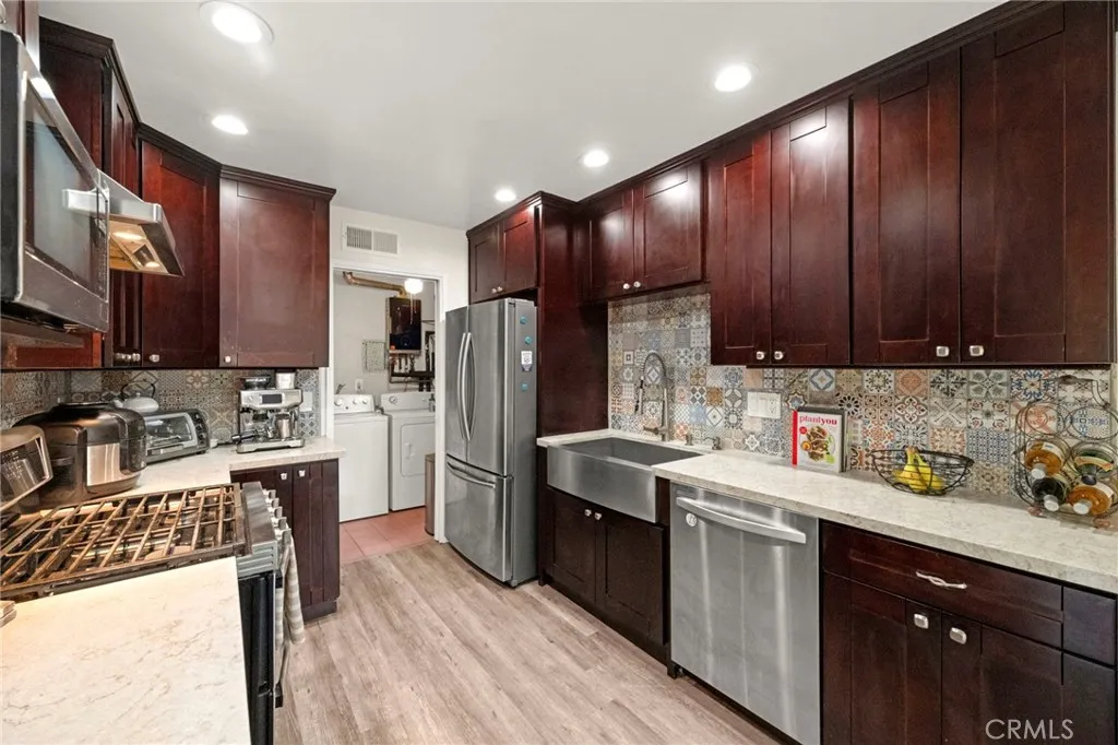 https://cdn.realtyfeed.com/cdn/127/306455992/e9d65a44bf26d666257141a31e760330.webp