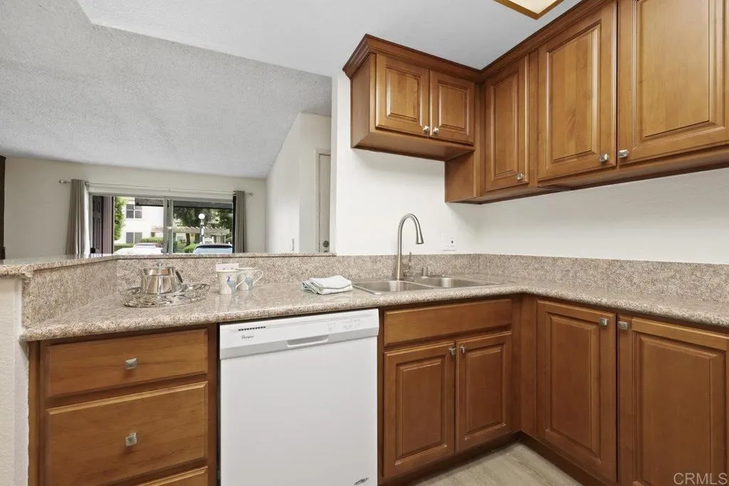 Photo #13: PTP2504049 Listing: Photo #13