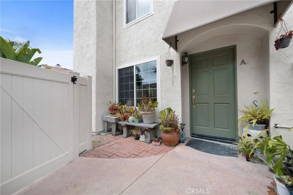 More Details about MLS # OC25121900 : 2916 LUCIERNAGA STREET UNIT A
