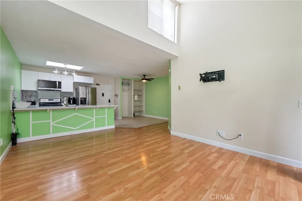 Photo #3: OC25123239 Listing 