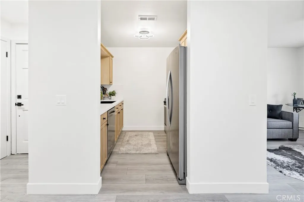 https://cdn.realtyfeed.com/cdn/127/306456666/93eff1e7651a9a771e7982b1c7361708.webp