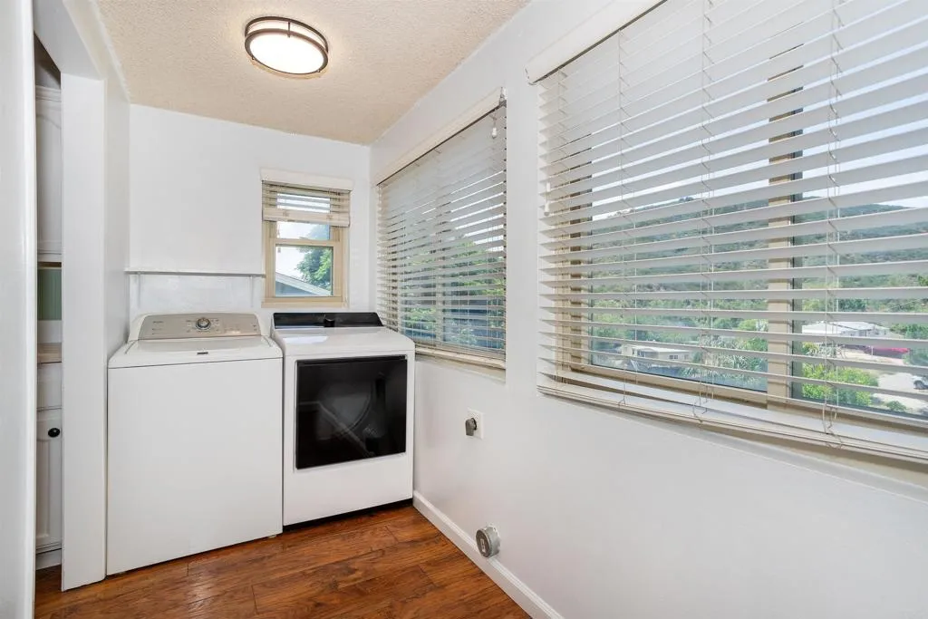 https://cdn.realtyfeed.com/cdn/127/306456707/e3f7ac6dcfc6eac884603209cf238102.webp