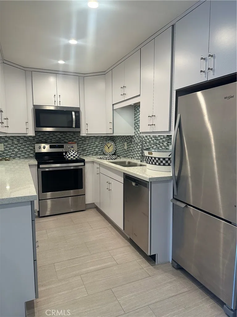 Photo #6: IV25120612 Listing 