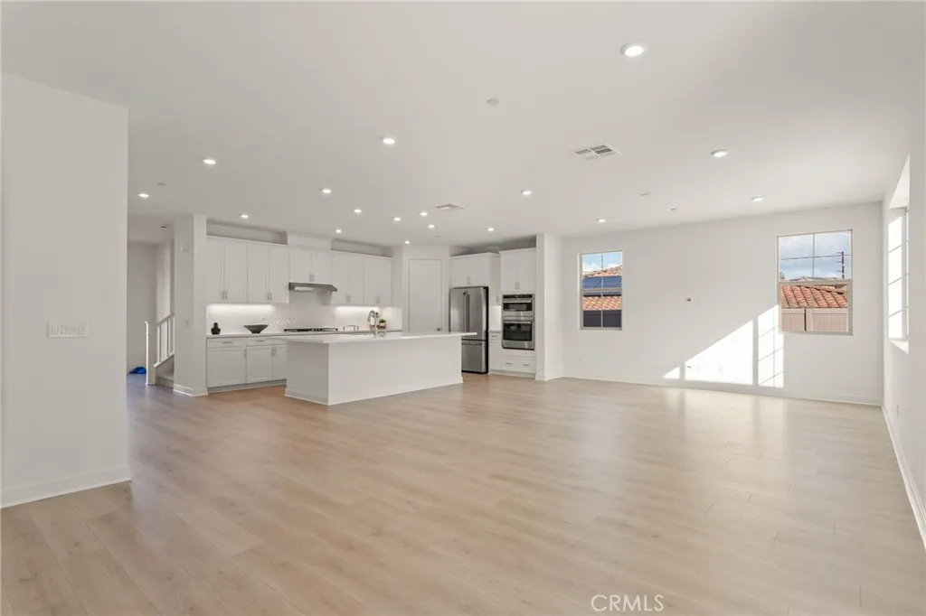https://cdn.realtyfeed.com/cdn/127/306456905/76cbaed850e3ddaf389155ac5344049f.webp