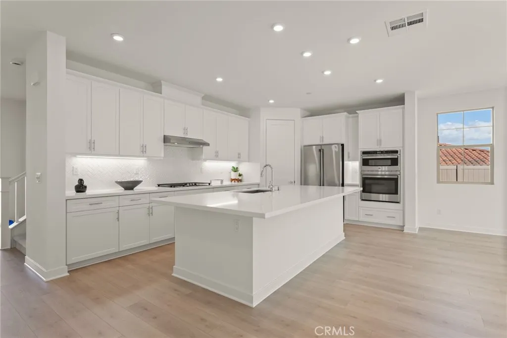 https://cdn.realtyfeed.com/cdn/127/306456905/f49e10f3957ca23e0ceb90939bc9f472.webp