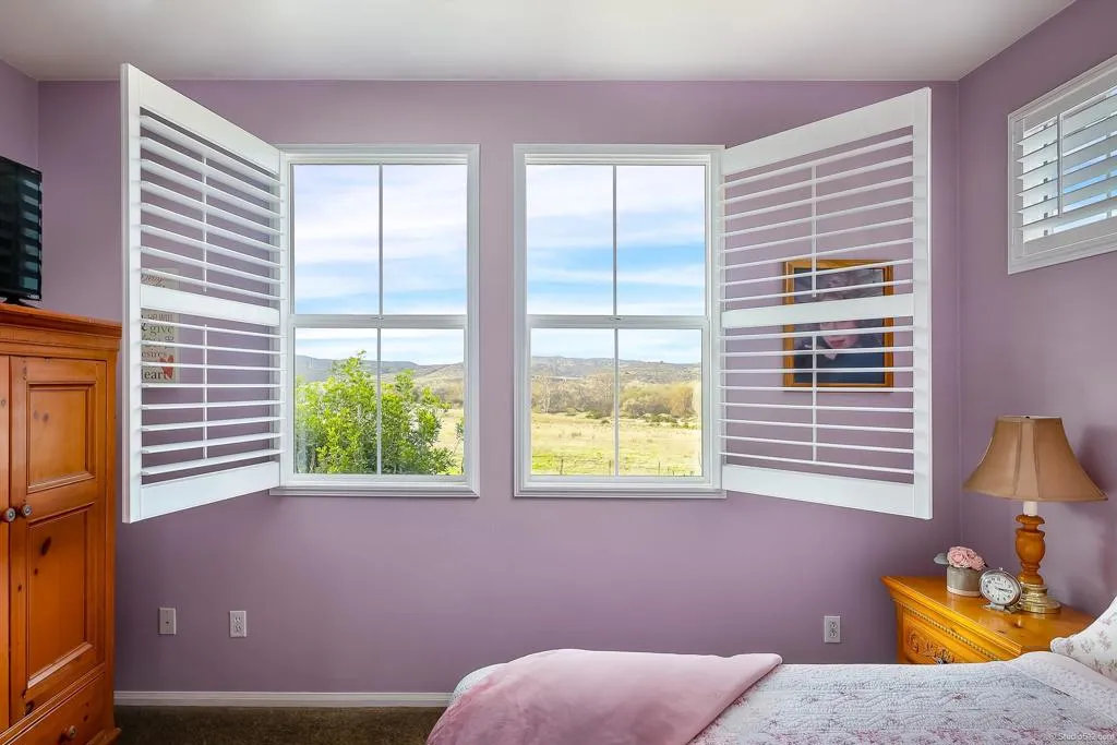https://cdn.realtyfeed.com/cdn/127/306456936/00f1e2e57dcf5c934cdcb108a9b26cc8.webp