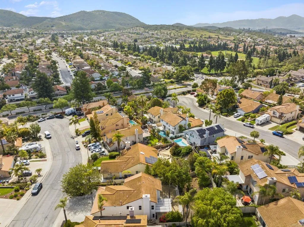 https://cdn.realtyfeed.com/cdn/127/306456970/17a6e7f0c32aba34a8ca8c39edc182f3.webp