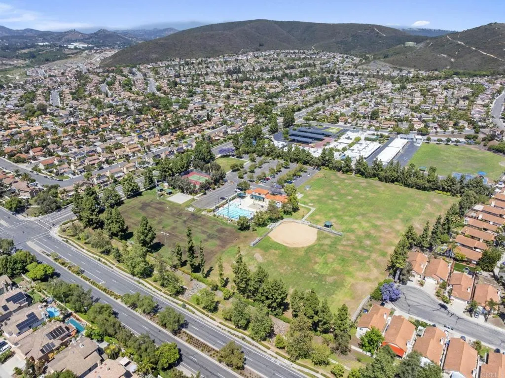 https://cdn.realtyfeed.com/cdn/127/306456970/49d3f81cb61e3000821212357fde49ba.webp
