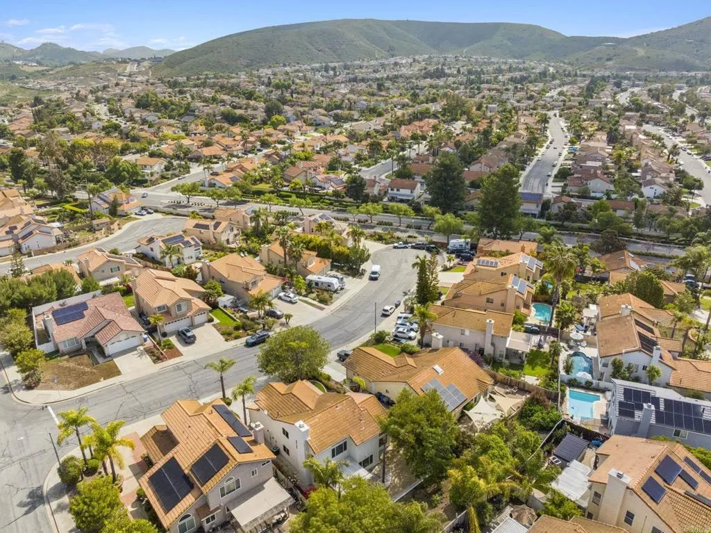 https://cdn.realtyfeed.com/cdn/127/306456970/5fedc027b2c8208d6b374d987ede80ae.webp