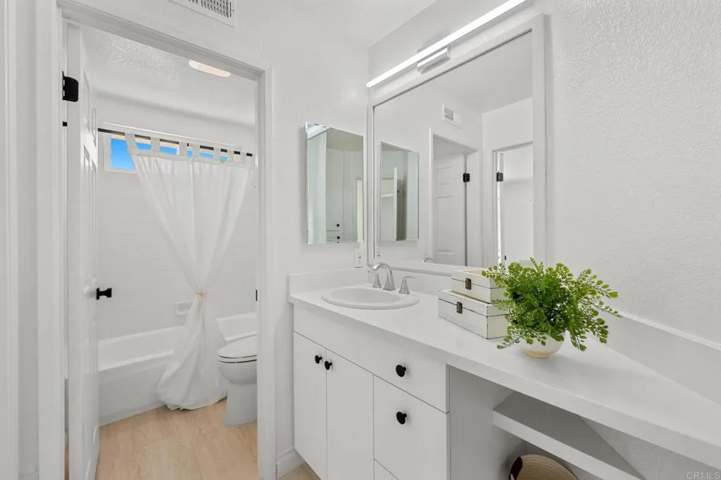 https://cdn.realtyfeed.com/cdn/127/306456970/612fef6ed1d764d2ceb1ee390ccbe65b.webp