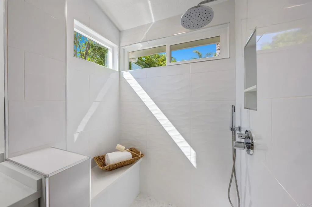 https://cdn.realtyfeed.com/cdn/127/306456970/8a7cd9774054f7a882d7a4e826bd5787.webp