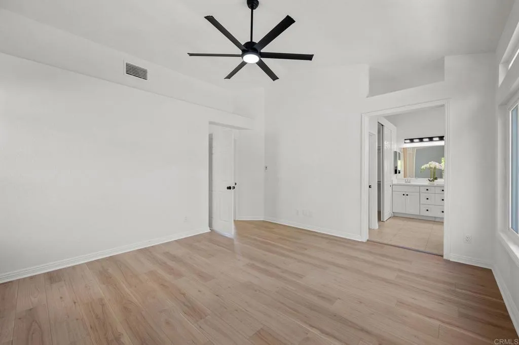 https://cdn.realtyfeed.com/cdn/127/306456970/8ffdd9928c2965328bdafb9c49954e2d.webp