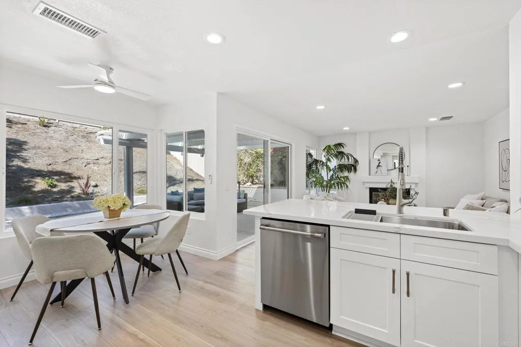 https://cdn.realtyfeed.com/cdn/127/306456970/a840627d3d9d0fb46a5f24baae4a9976.webp
